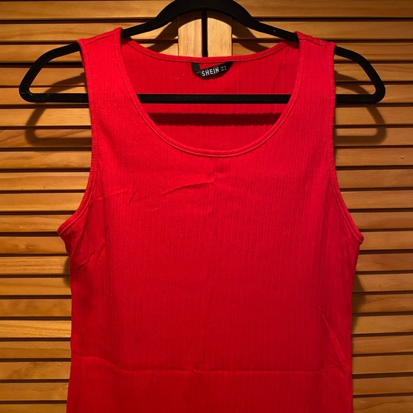 Red Dress - Picture 4 of 7